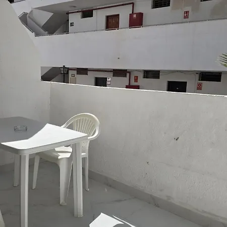 In Parque Cattleya, Playa De Americas Apartment *