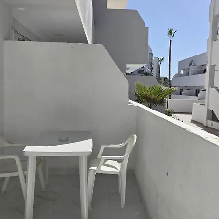 Apartment In Parque Cattleya, Playa De Americas