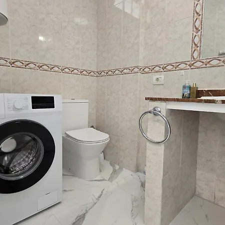 In Parque Cattleya, Playa De Americas Apartment