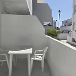 Apartment In Parque Cattleya, Playa De Americas