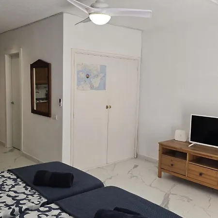 In Parque Cattleya, Playa De Americas بلايا ذي لاس أميريكاس