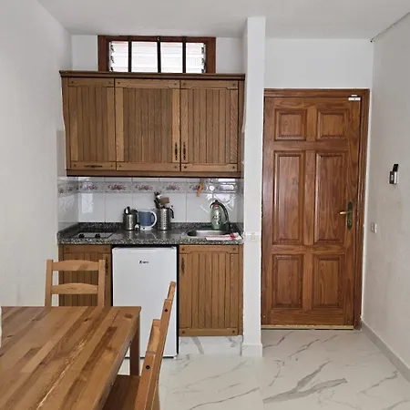 Apartment In Parque Cattleya, Playa De Americas *