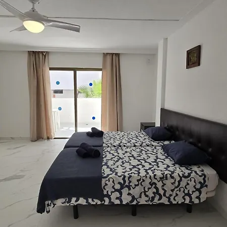 Apartament In Parque Cattleya, Playa De Americas