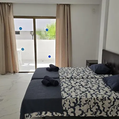 In Parque Cattleya, Playa De Americas Apartament *