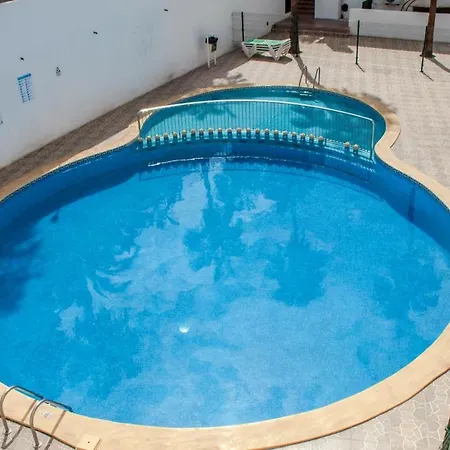 In Parque Cattleya, Playa De Americas * Плая-де-лас-Америкас