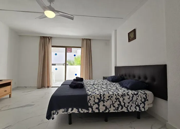 In Parque Cattleya, Playa De Americas Apartament