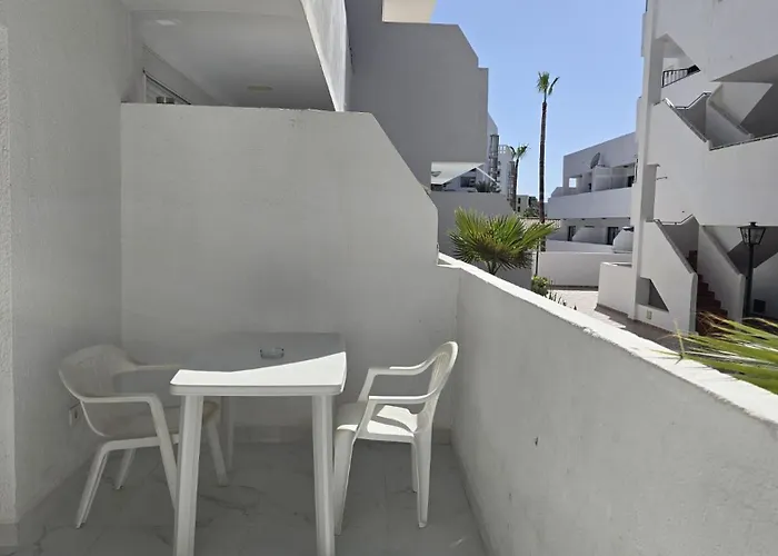 Apartament In Parque Cattleya, Playa De Americas