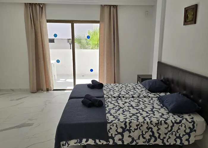 In Parque Cattleya, Playa De Americas Apartament *